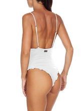 Carica l&#39;immagine nel visualizzatore di Gallery, Costume da bagno, collezione SS20. Monokini Donna, dotato di imbottitura estraibile, in tessuto lycra bianco arricciato sui bordi Composizione: 86% Poliammide e 14% Elastan Lavaggio: Lavare a mano in acqua tiepida